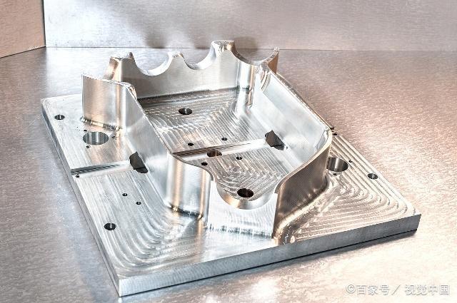 數控鉆床學徒靠自學加工中心編程、月薪3千到年